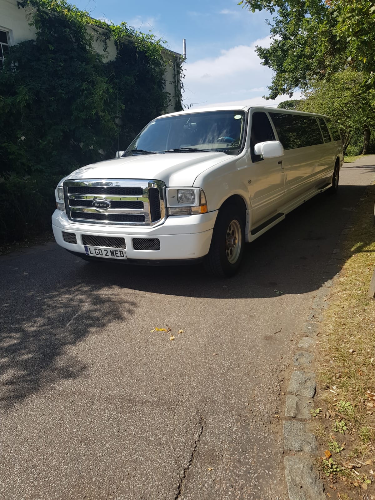 Ford Excursion Limos for Prom Hire