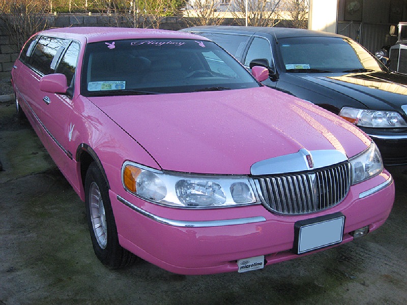 Pink Limousine Hire For Prom