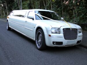 chrysler-limo-hire-(Prom Cars)-1