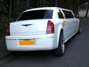 chrysler-limo-hire-(School Prom)-4